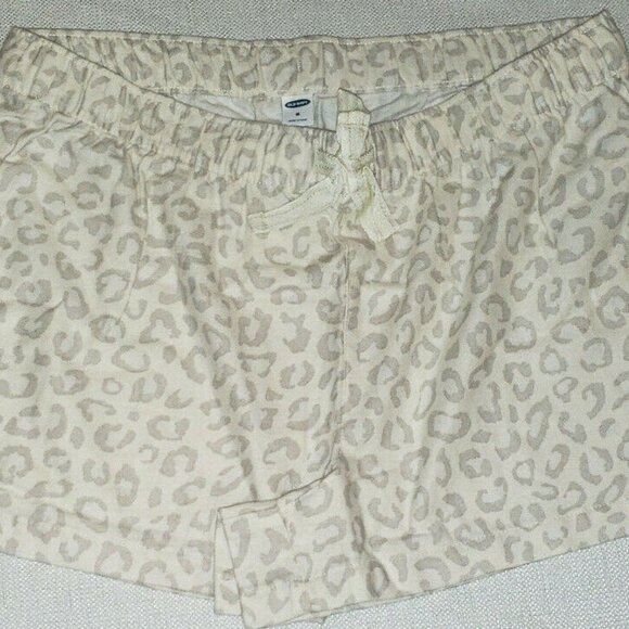 NWT Old Navy Flannel Pajama Shorts Boxer Sleep Lounge Snow Leopard Women M XL - Picture 3 of 5